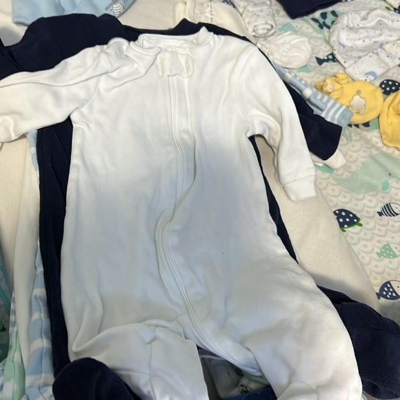 Onesies, hat, mittens, suckes, two pics suite. - Picture 11 of 17